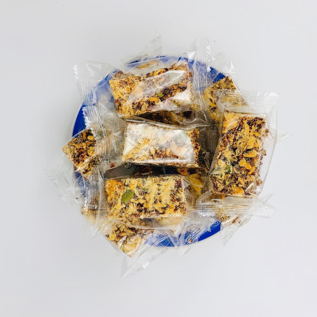 500gr ( loại thường) Thanh Gạo Lứt Chà Bông, Thanh Granola chà bông